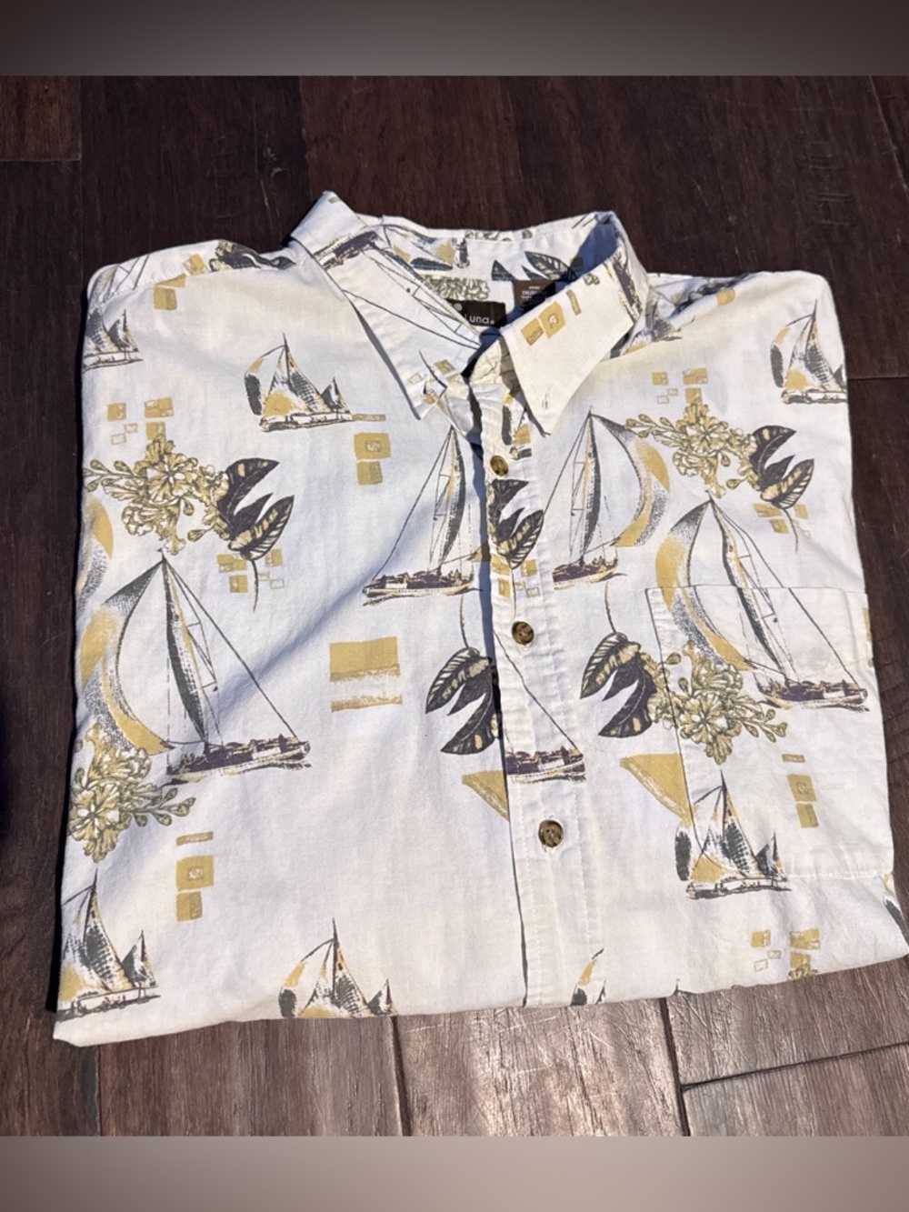Mens Casual Sailboat Print Button-Down Shirt - White & Gold
